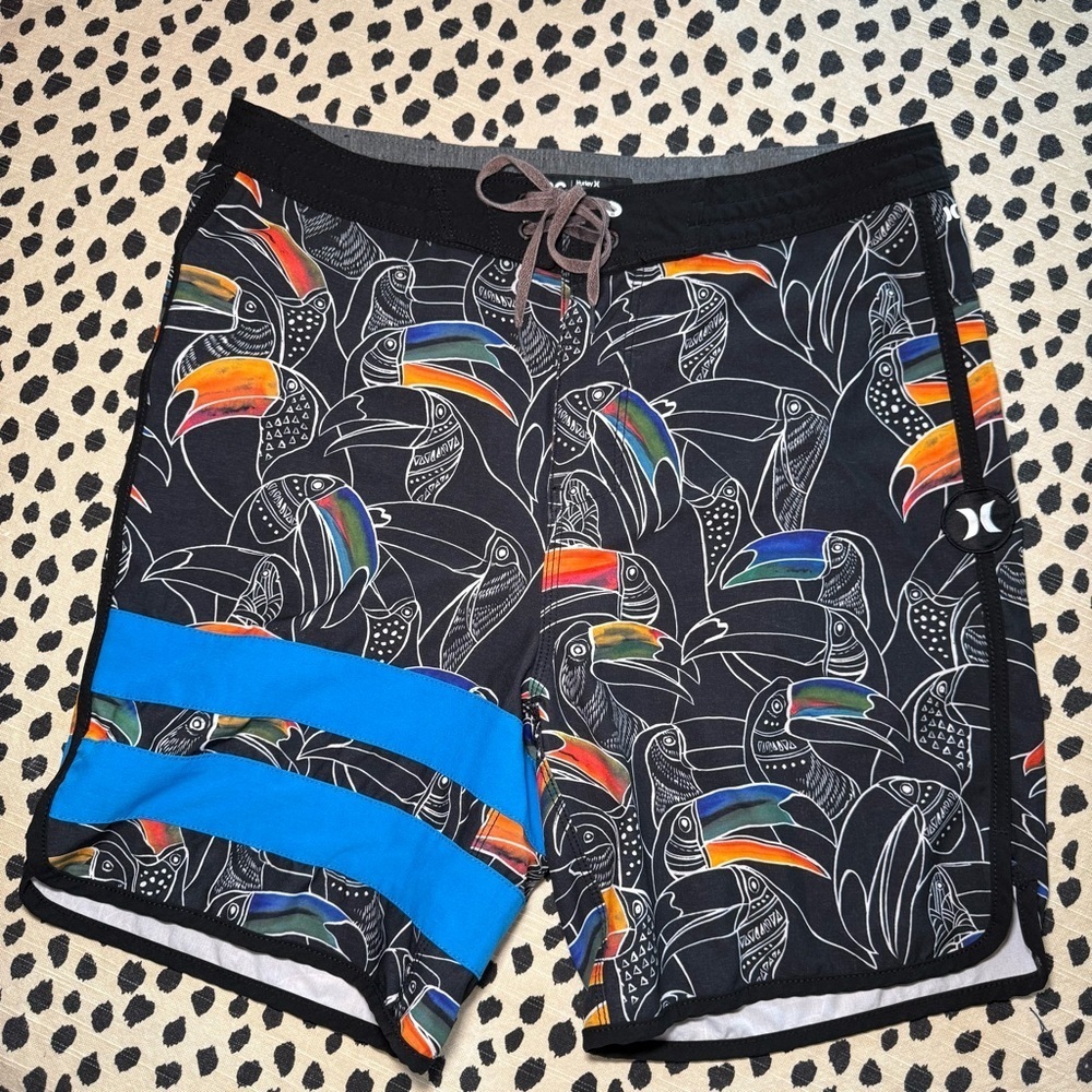 Hurley Men's Blue Toucan Patterned Board Shorts